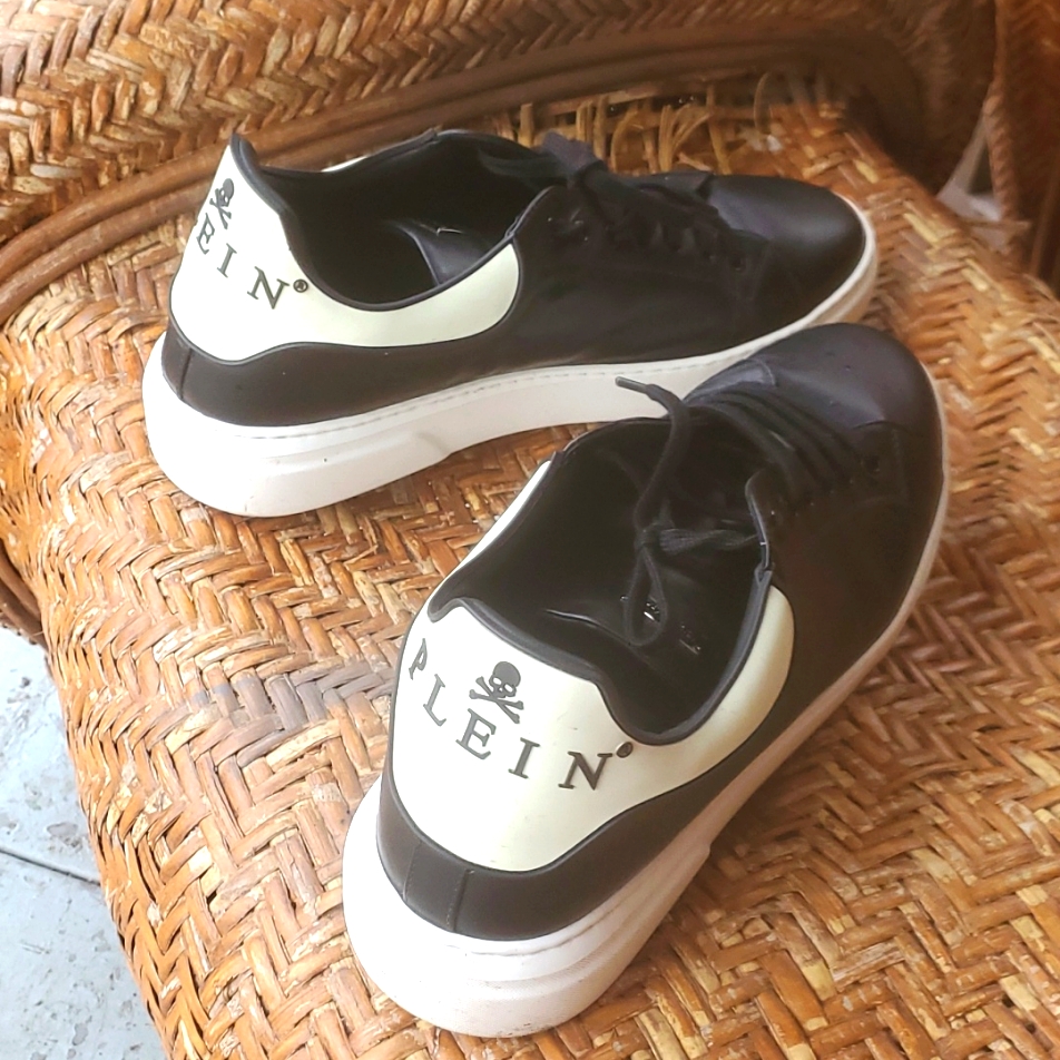Sneaker